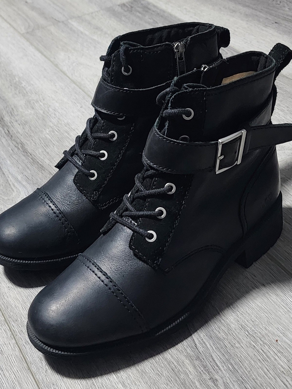 UGG Jaidyn Black Leather Combat Boots W/ Sheepskin Lining Womens Size 8.5